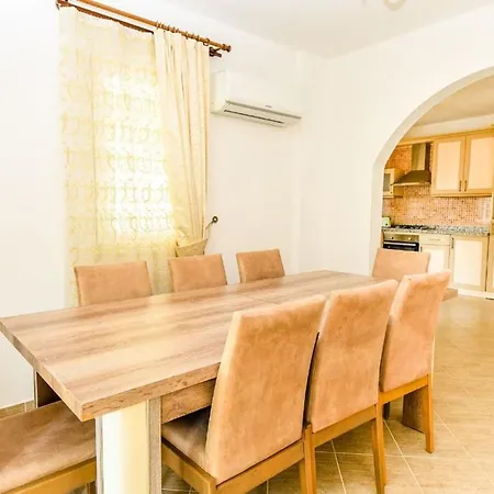 빌라 5 Star With 4 Bedrooms, Dalaman 1051 *